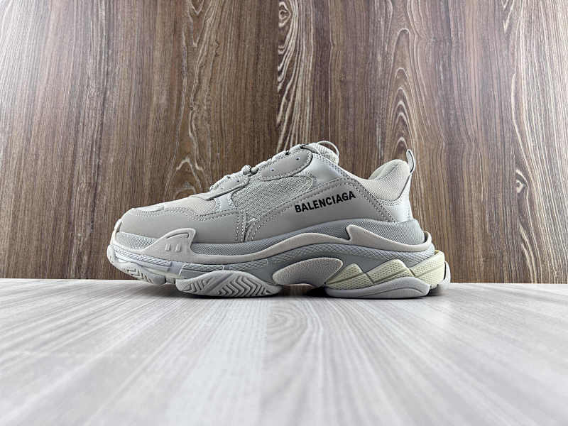 BALENCIAGA SHOES (247)