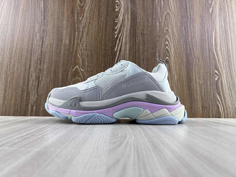 BALENCIAGA SHOES (250)