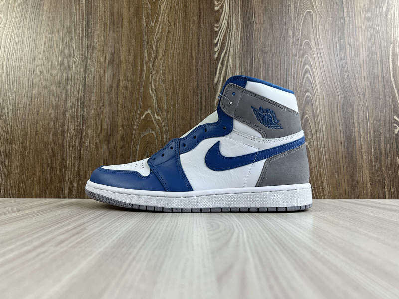 NIKE AIR JORDAN 1 HIGH (103)