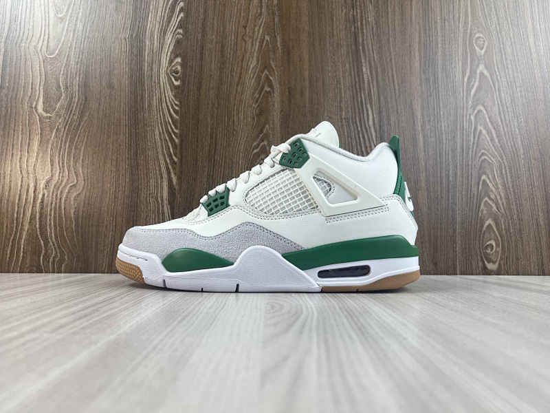 NIKE AIR JORDAN 4 (77)