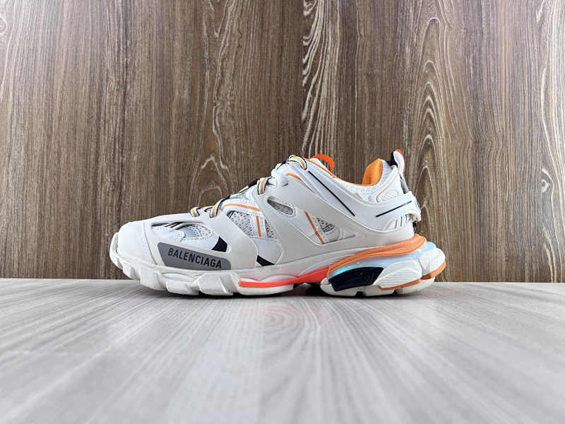 BALENCIAGA SHOES (225)