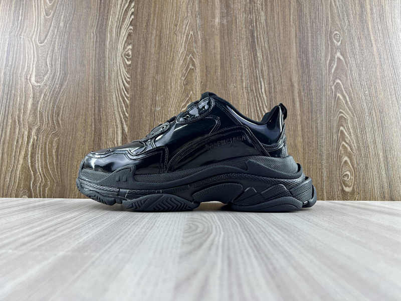 BALENCIAGA SHOES (153)