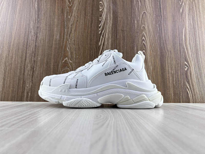 BALENCIAGA SHOES (256)