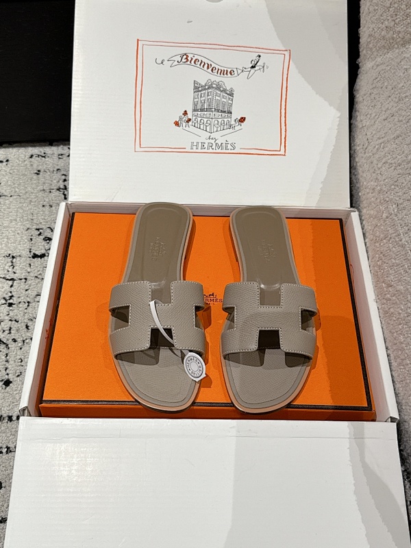 HERMES SHOES (572)
