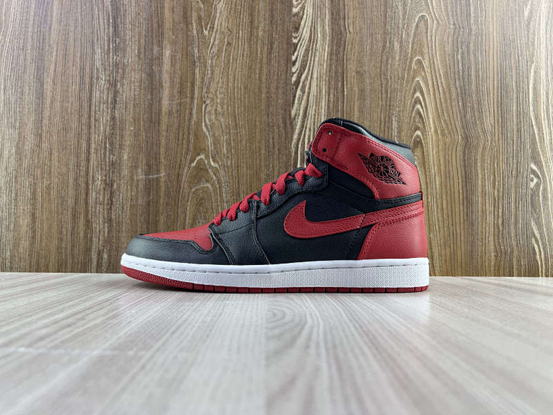 NIKE AIR JORDAN 1 HIGH