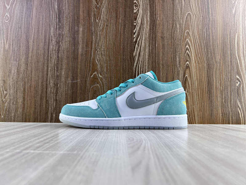 NIKE AIR JORDAN 1 LOW (47)