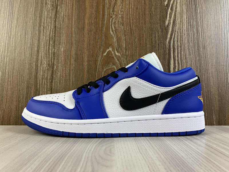 NIKE AIR JORDAN 1 LOW (122)