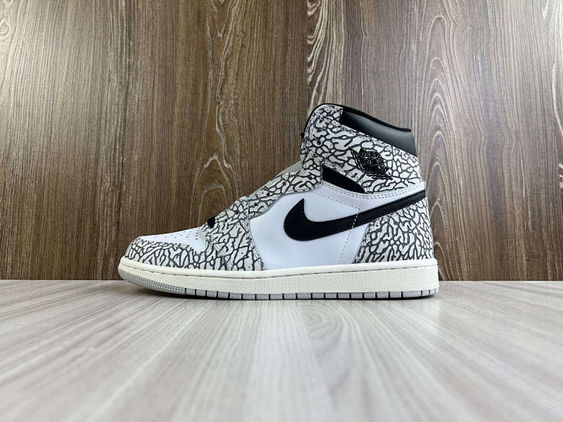 NIKE AIR JORDAN 1 HIGH (85)