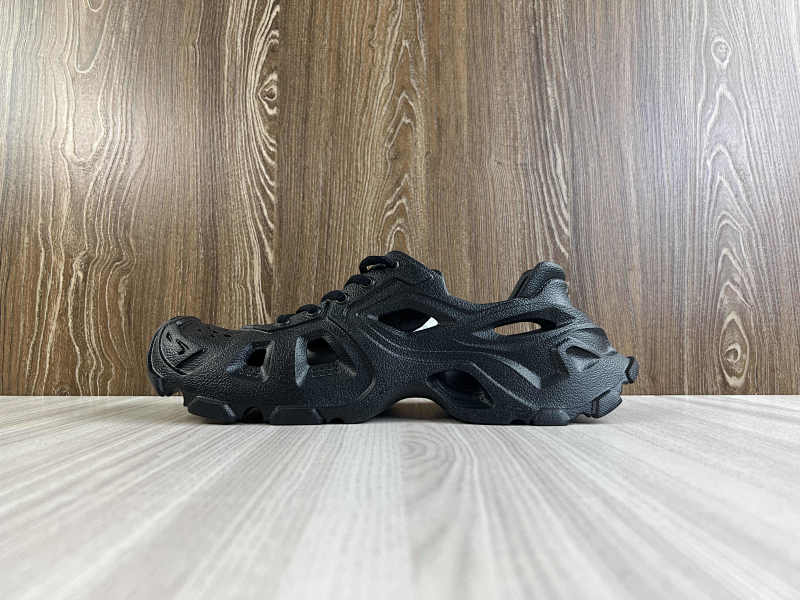 BALENCIAGA SHOES (327)