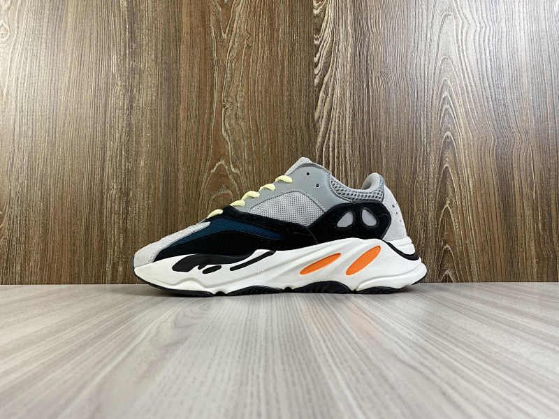 YEEZY 700