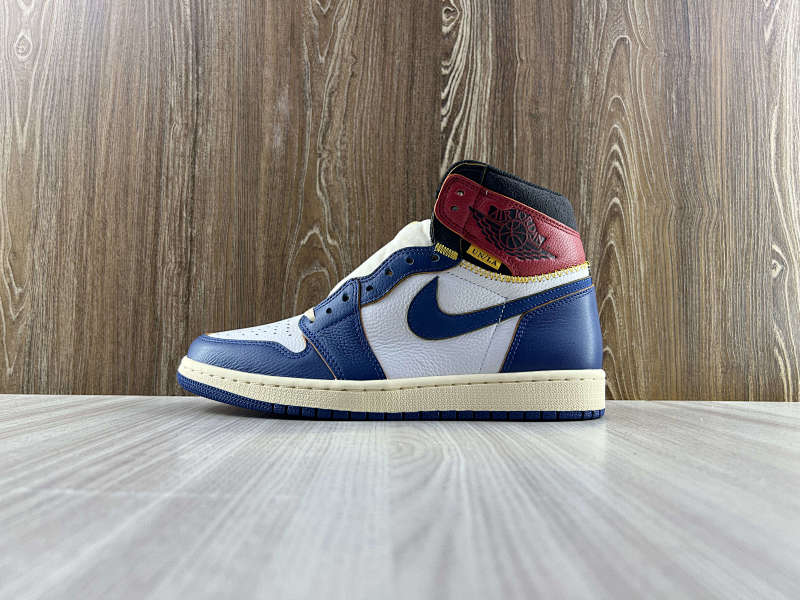 NIKE AIR JORDAN 1 HIGH (24)