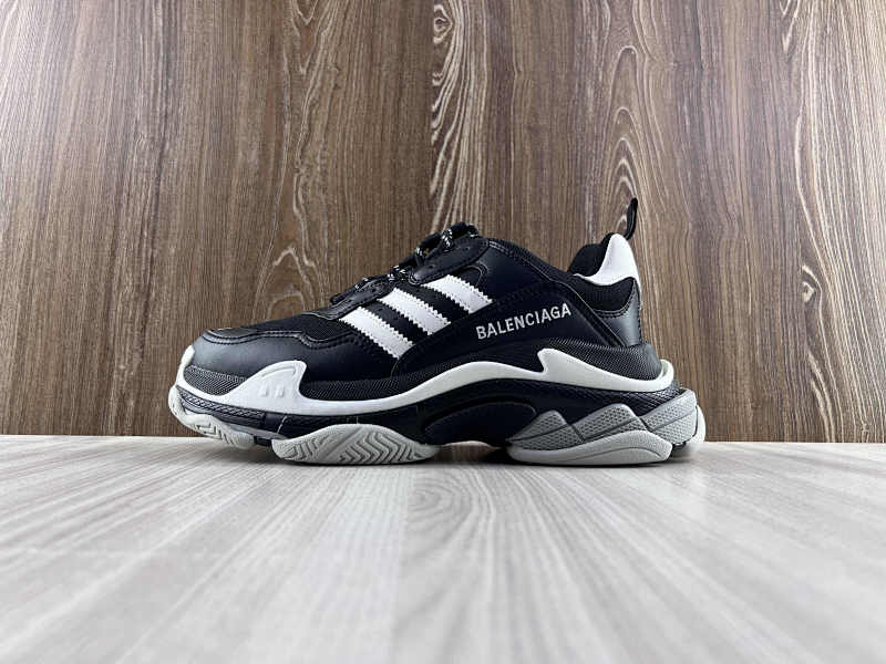 BALENCIAGA SHOES (236)