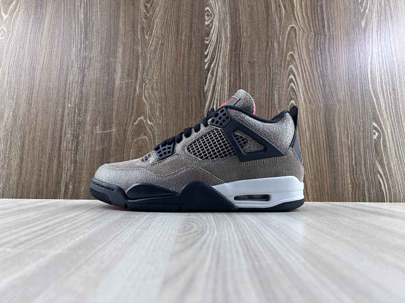 NIKE AIR JORDAN 4 (62)