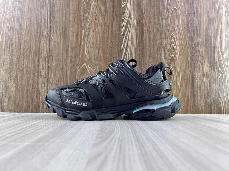 BALENCIAGA SHOES (222)