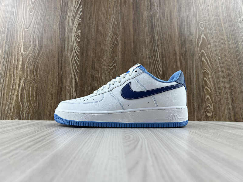 NIKE AIR FORCE 1 (43)