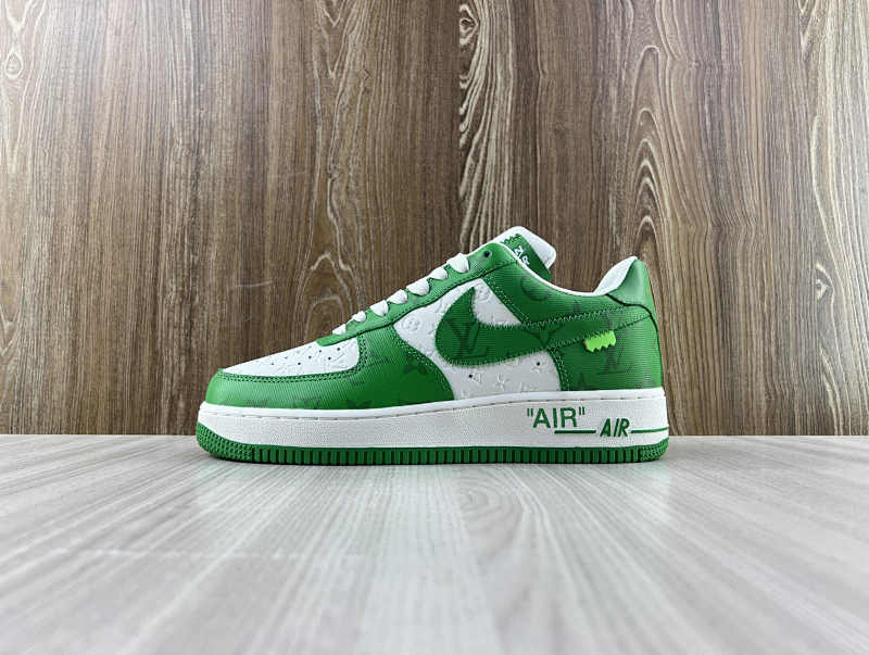 NIKE AIR FORCE 1 (20)