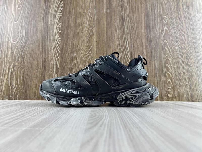 BALENCIAGA SHOES (133)