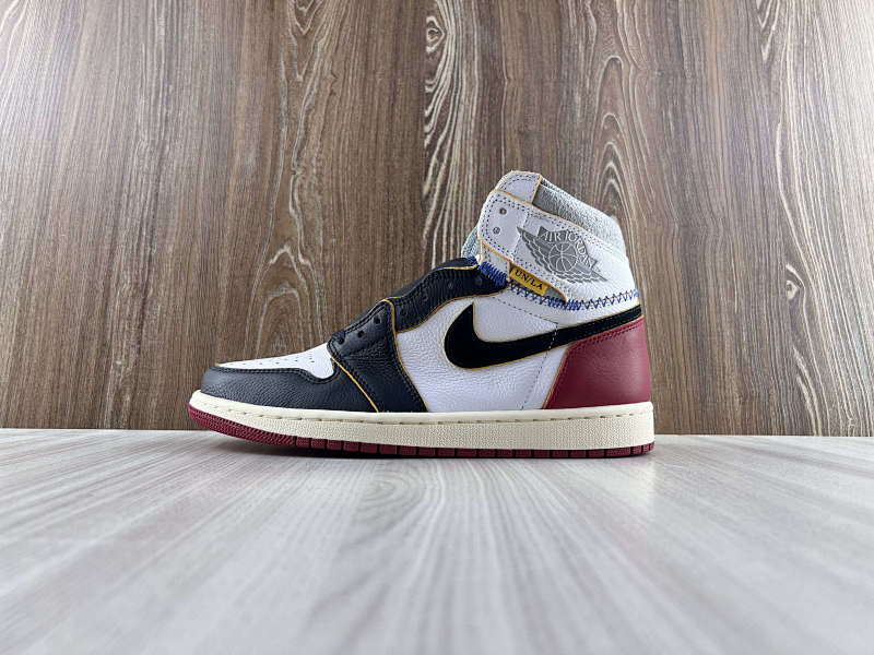 NIKE AIR JORDAN 1 HIGH (7)