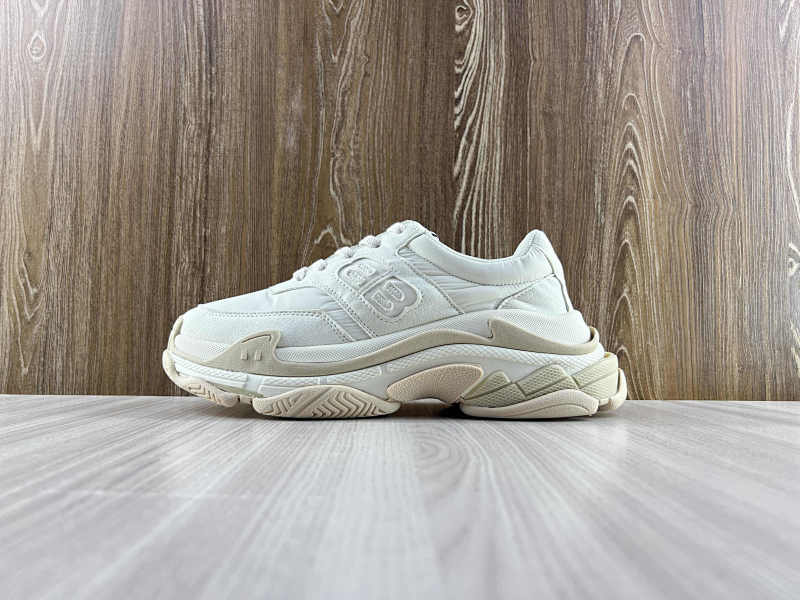 BALENCIAGA SHOES (42)