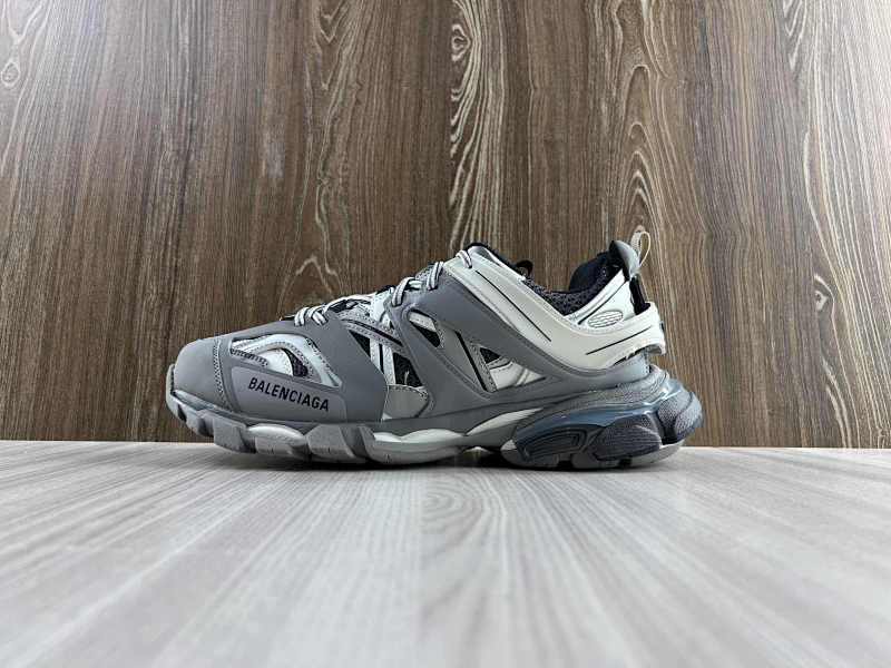 BALENCIAGA SHOES (301)