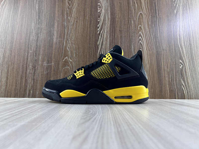 NIKE AIR JORDAN 4 (200)