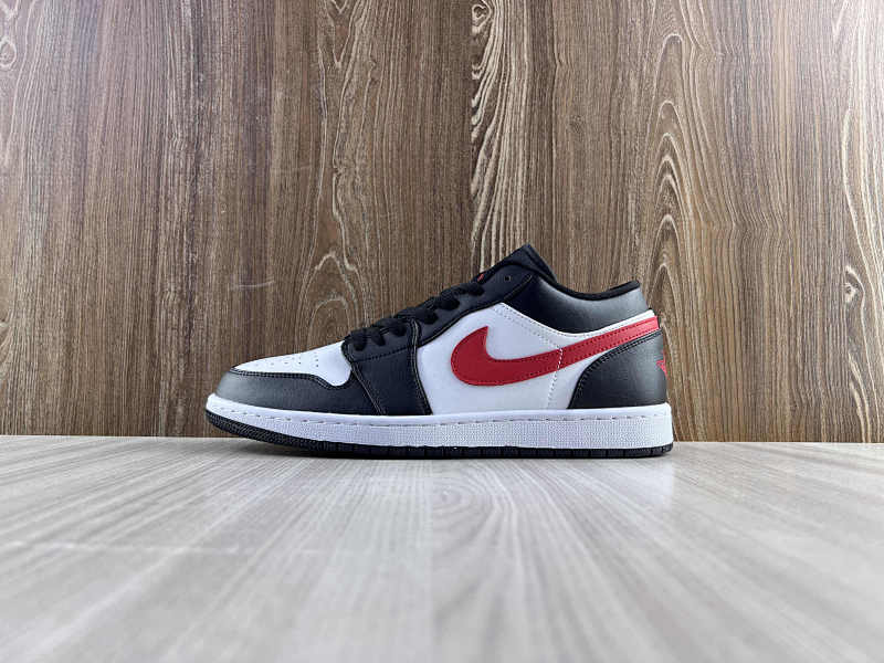 NIKE AIR JORDAN 1 LOW (56)