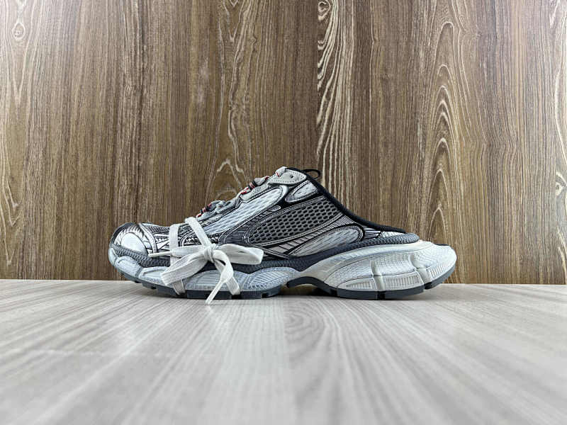 BALENCIAGA SHOES (39)