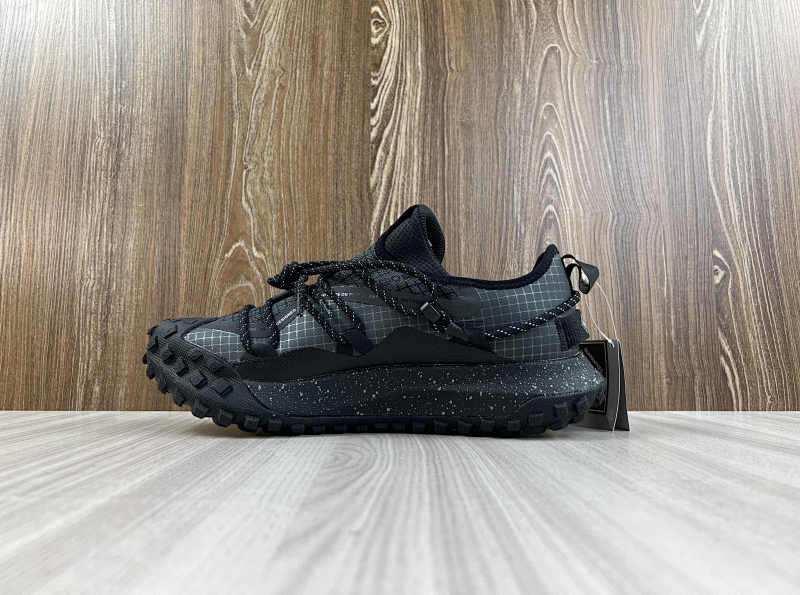 NIKE ACG MOUNTAIN