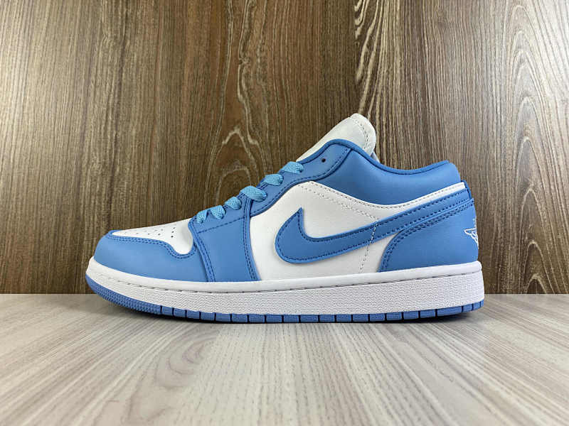 NIKE AIR JORDAN 1 LOW (126)