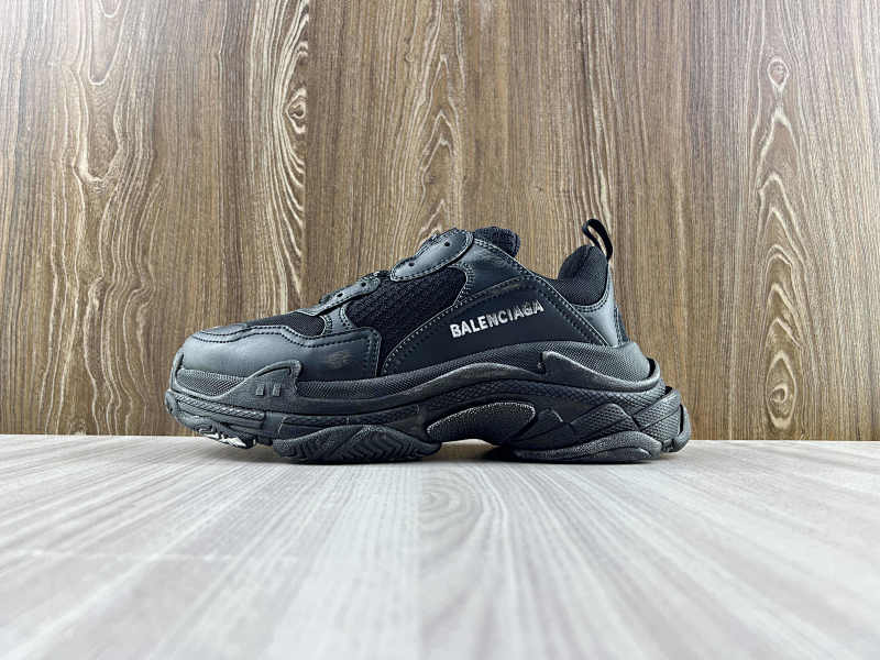 BALENCIAGA SHOES (37)
