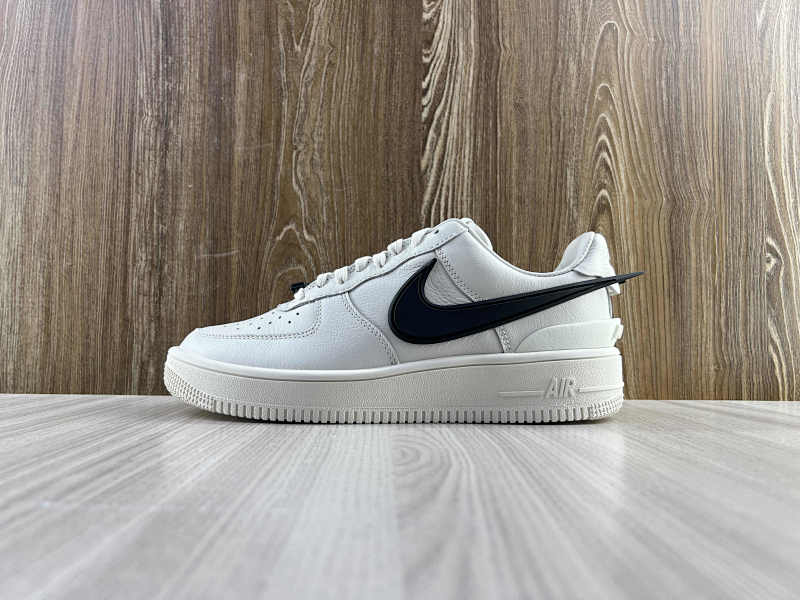 NIKE AIR FORCE 1 (93)
