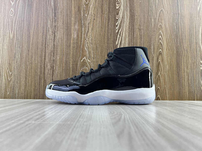 NIKE AIR JORDAN 11 (2)