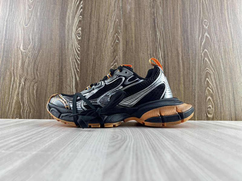 BALENCIAGA SHOES (102)