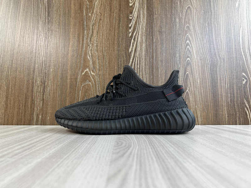 YEEZY 350 (26)