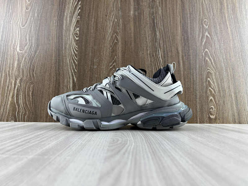 BALENCIAGA SHOES (129)
