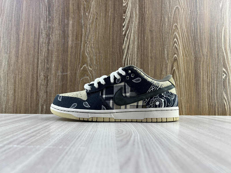 NIKE DUNK (368)