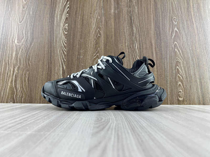 BALENCIAGA SHOES (130)
