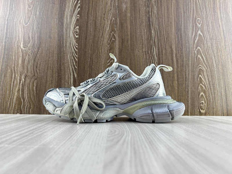 BALENCIAGA SHOES (111)