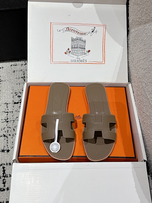 HERMES SHOES (570)