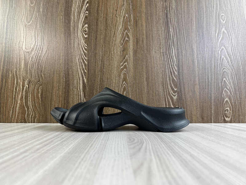 BALENCIAGA SHOES (325)