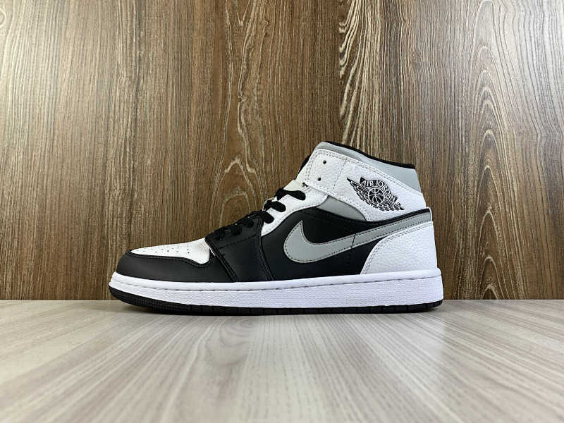 NIKE AIR JORDAN 1 MID (8)