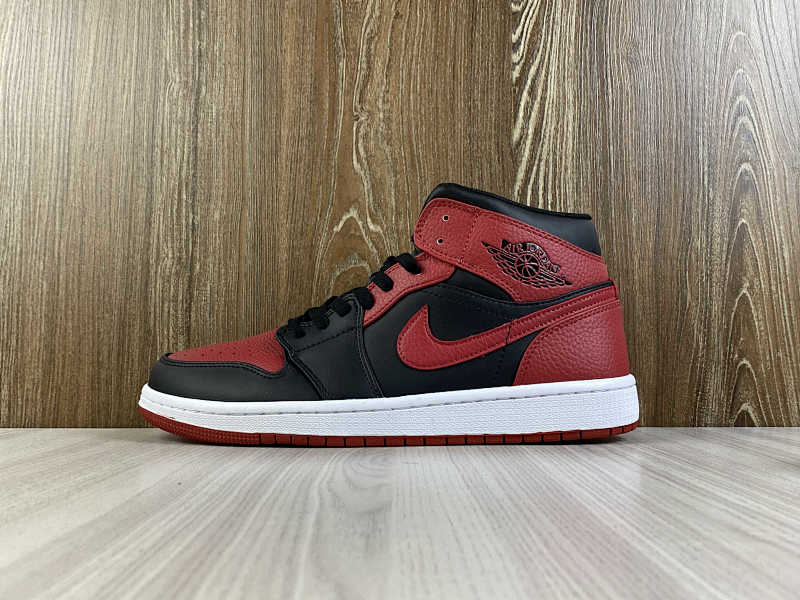 NIKE AIR JORDAN 1 MID (12)