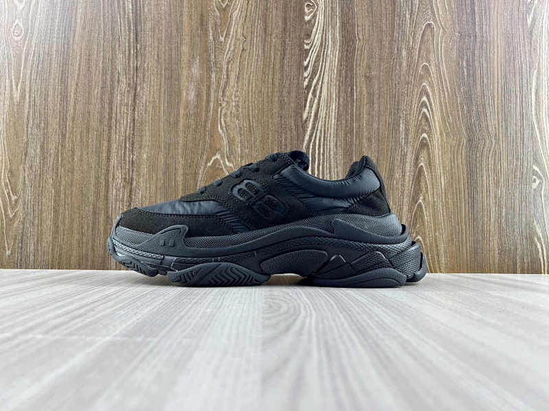 BALENCIAGA SHOES (43)