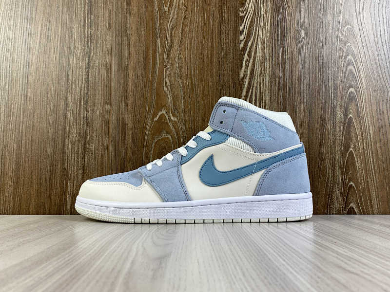 NIKE AIR JORDAN 1 MID (14)