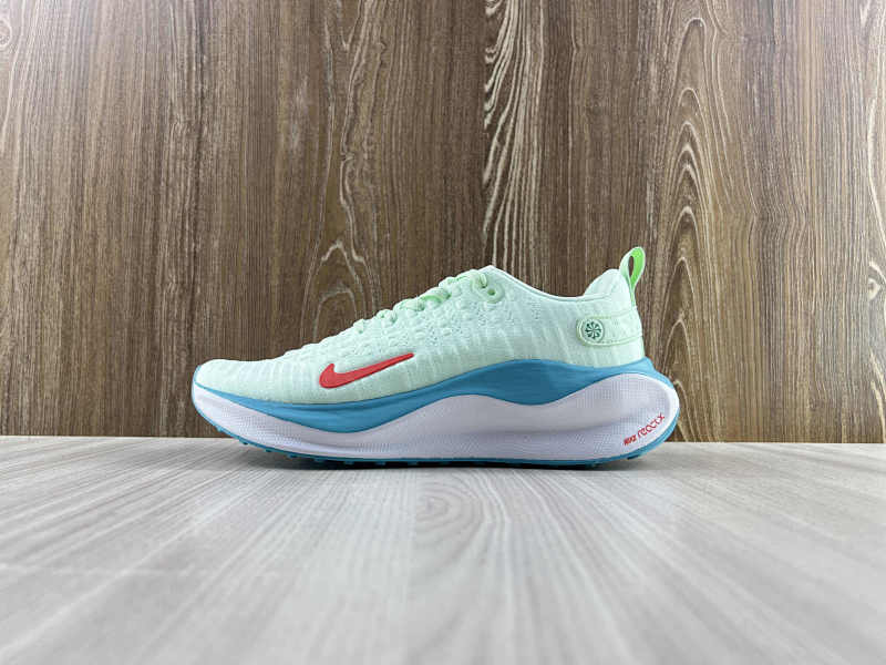 NIKE ZOOM X