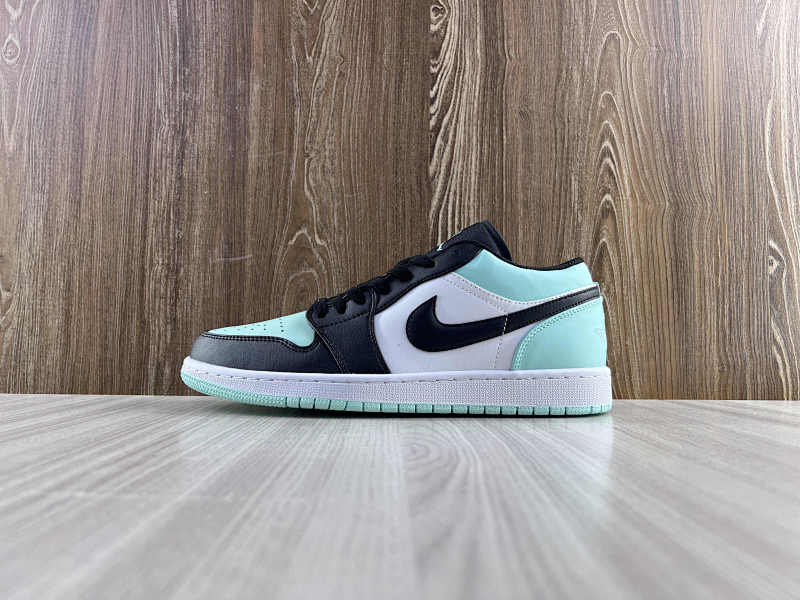 NIKE AIR JORDAN 1 LOW (93)