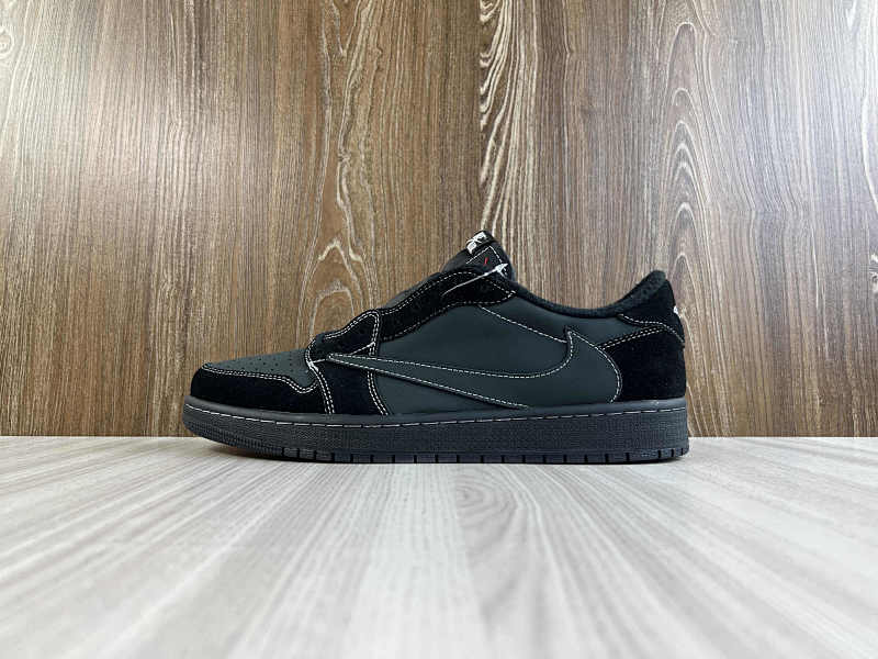 NIKE AIR JORDAN 1 LOW (119)
