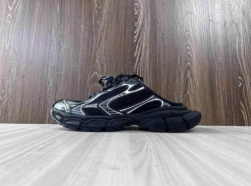 BALENCIAGA SHOES (303)
