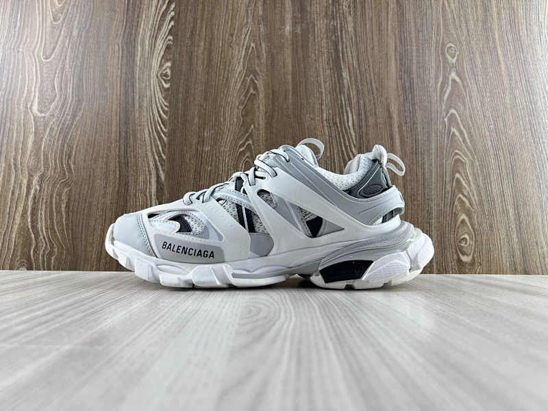 BALENCIAGA SHOES (123)