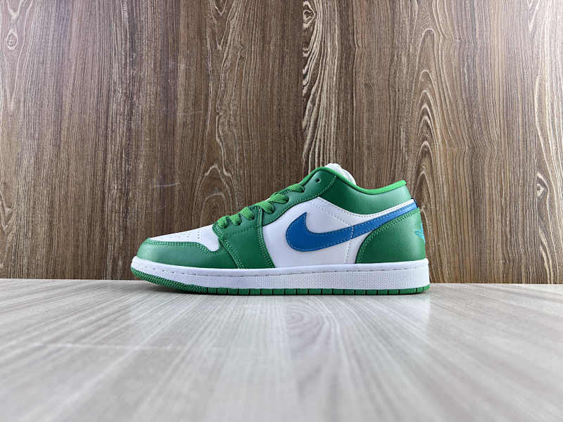 NIKE AIR JORDAN 1 LOW (54)